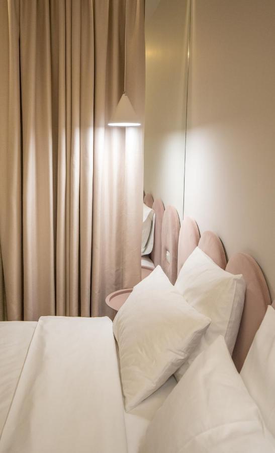 Allure Boutique Hotel Tirana Extérieur photo