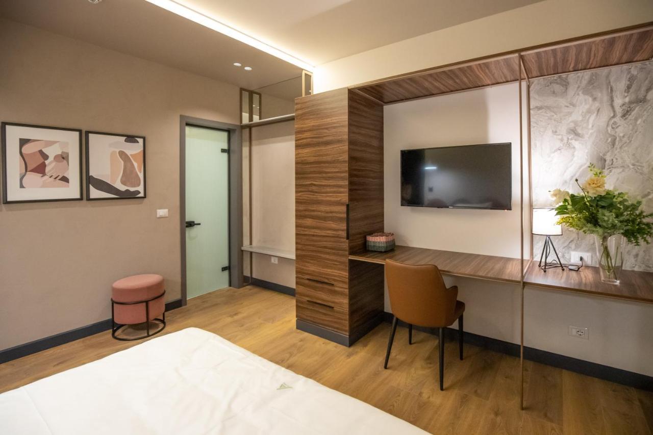 Allure Boutique Hotel Tirana Extérieur photo