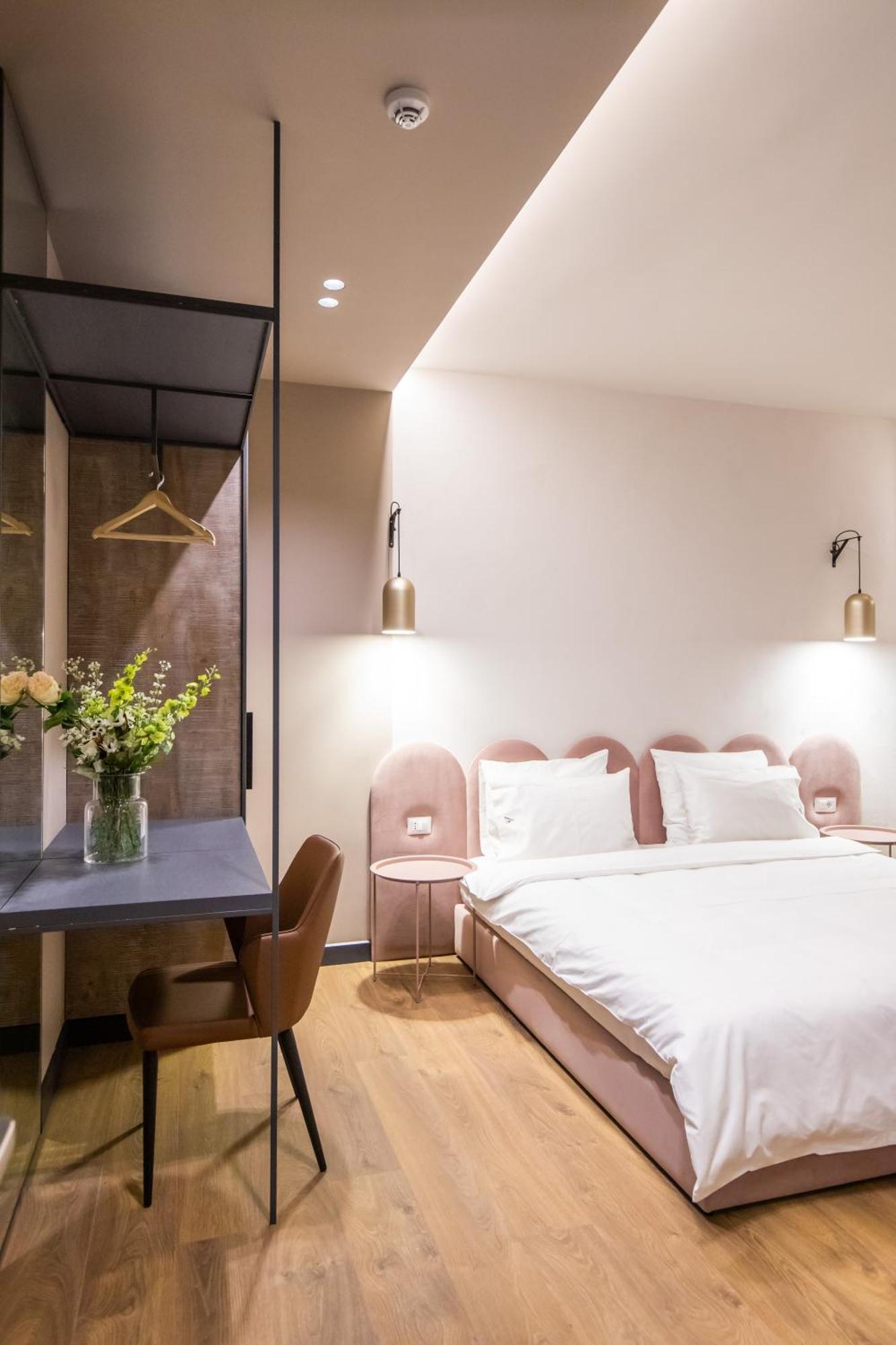 Allure Boutique Hotel Tirana Extérieur photo