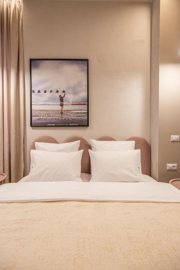 Allure Boutique Hotel Tirana Extérieur photo
