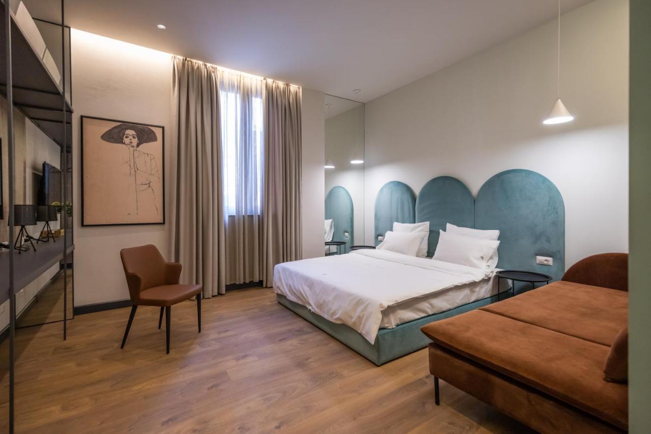 Allure Boutique Hotel Tirana Extérieur photo